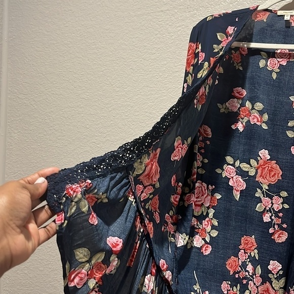 Maurices Blue Floral Dolman Sleeve Kimono Cardigan Size M Lace Trim Ruffle Edge - Picture 6 of 10